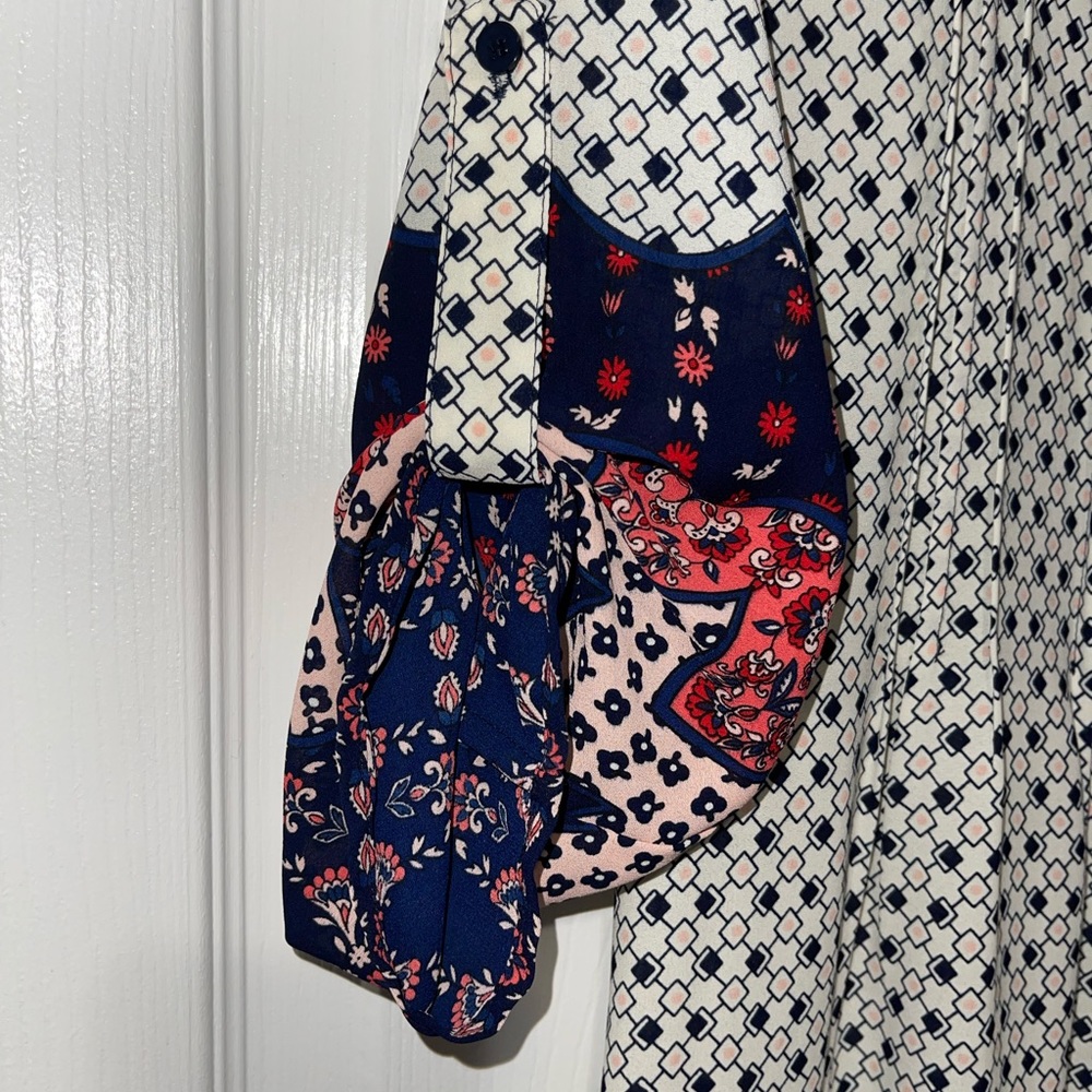 Collective Concepts Split Neck Navy Geometric Shi… - image 6